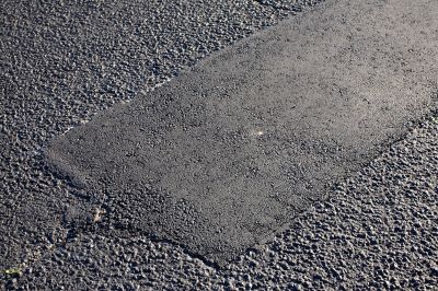How Heavy Traffic Impacts Commercial Asphalt Surfaces